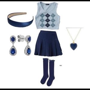 🚨ONLY COMES WITH BLUE CROP TOP🚨 only worn once,idk why I bought it